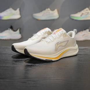 李宁赤兔8秋冬款跑步鞋男款2025冬季新款加厚鞋面防泼水运动鞋