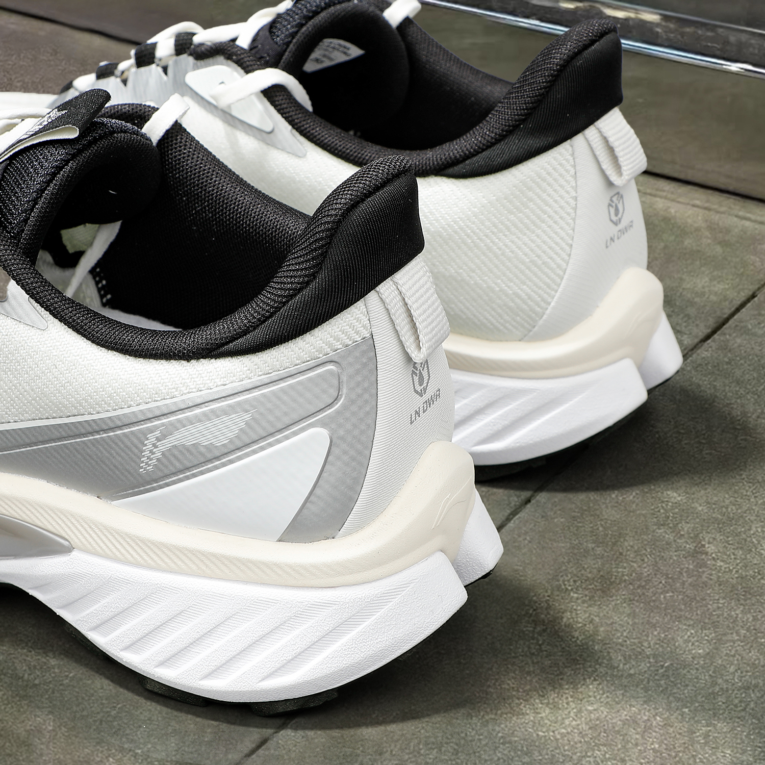 李宁男子越野跑鞋2025冬季新款奔霄户外登山鞋专业训练防滑跑步鞋