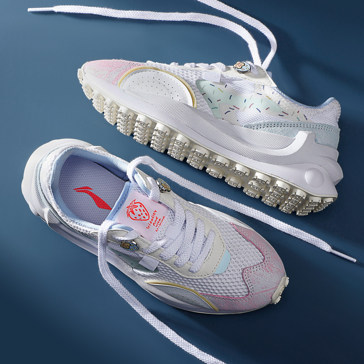 李宁方圆92休闲鞋女鞋2022新款草莓跑鞋女秋季透气运动鞋agcs108