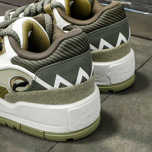 李宁秋冬款加厚板鞋男鞋2025冬季新款001 BTC舒适软弹防滑休闲鞋