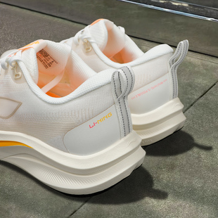 李宁赤兔8秋冬款跑步鞋男款2025新款加厚鞋面防泼水透气运动鞋