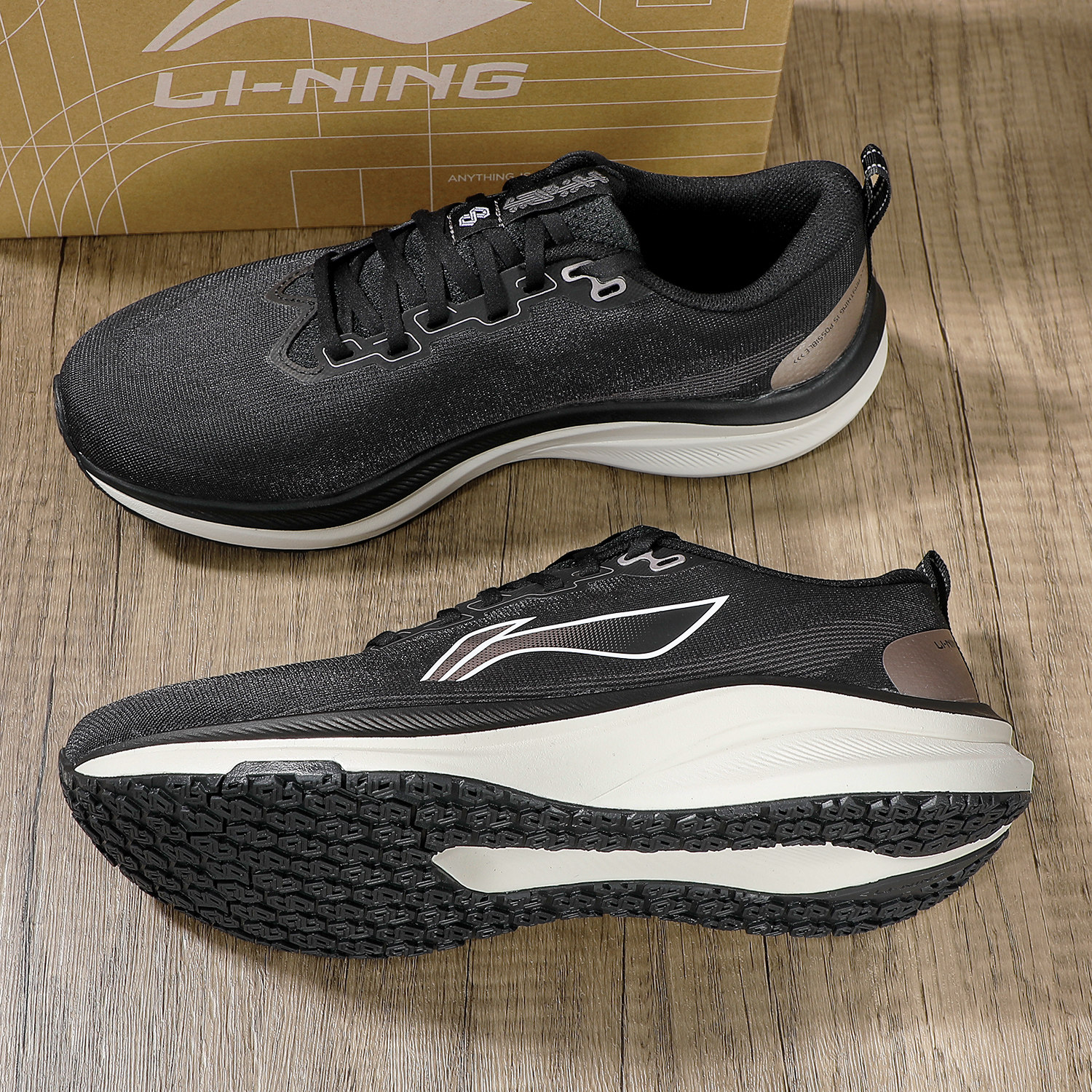 李宁赤兔8秋冬款跑步鞋男款2025新款体测竞速通勤百搭透气运动鞋