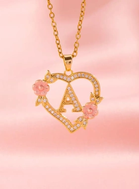 镂空爱心花朵26英文字母镶钻吊坠项链女ins风时尚简约十字链锁骨