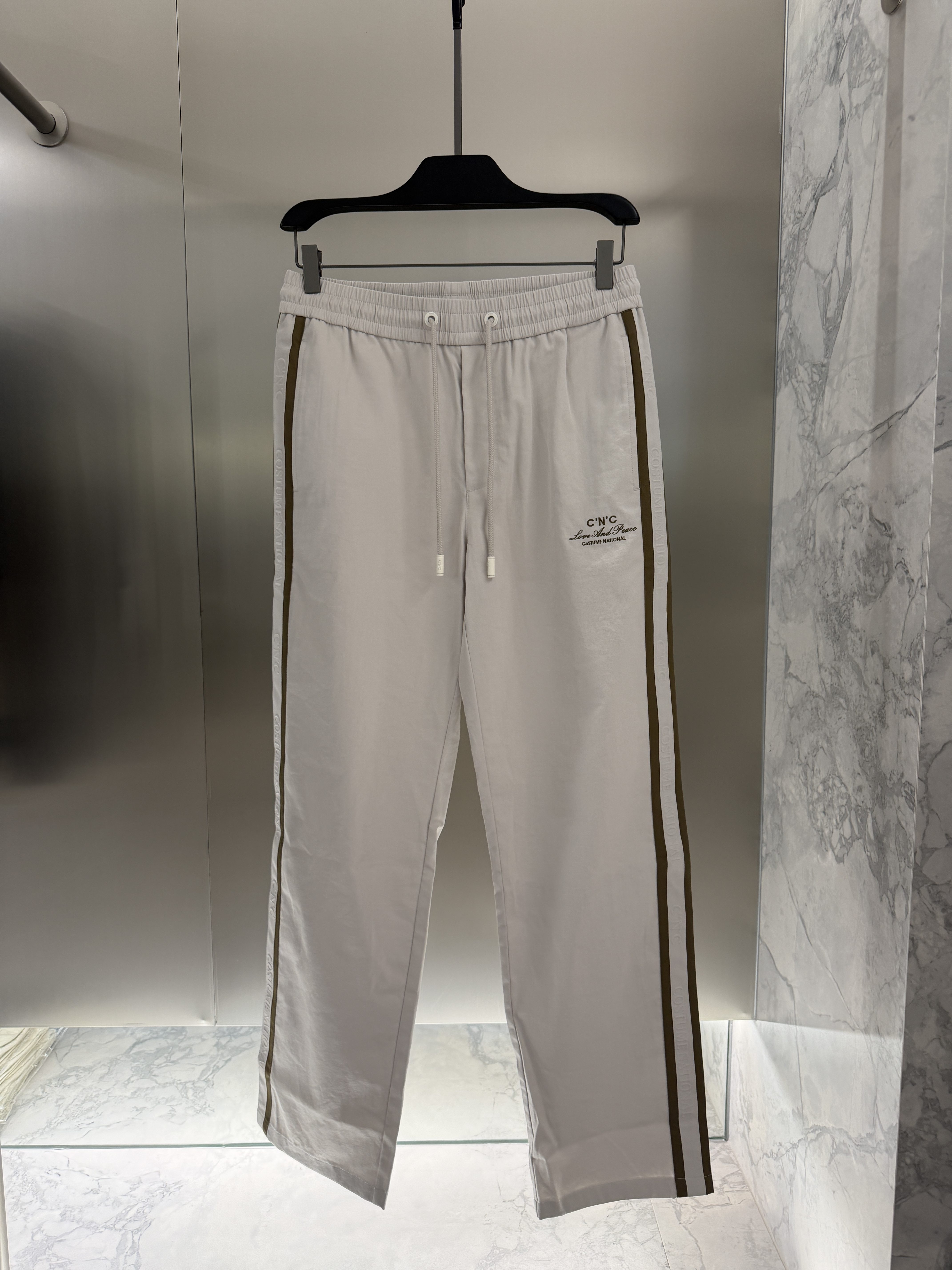 CNC 26春夏新款 男士时尚字母刺绣侧边拼接直筒休闲裤811H193003