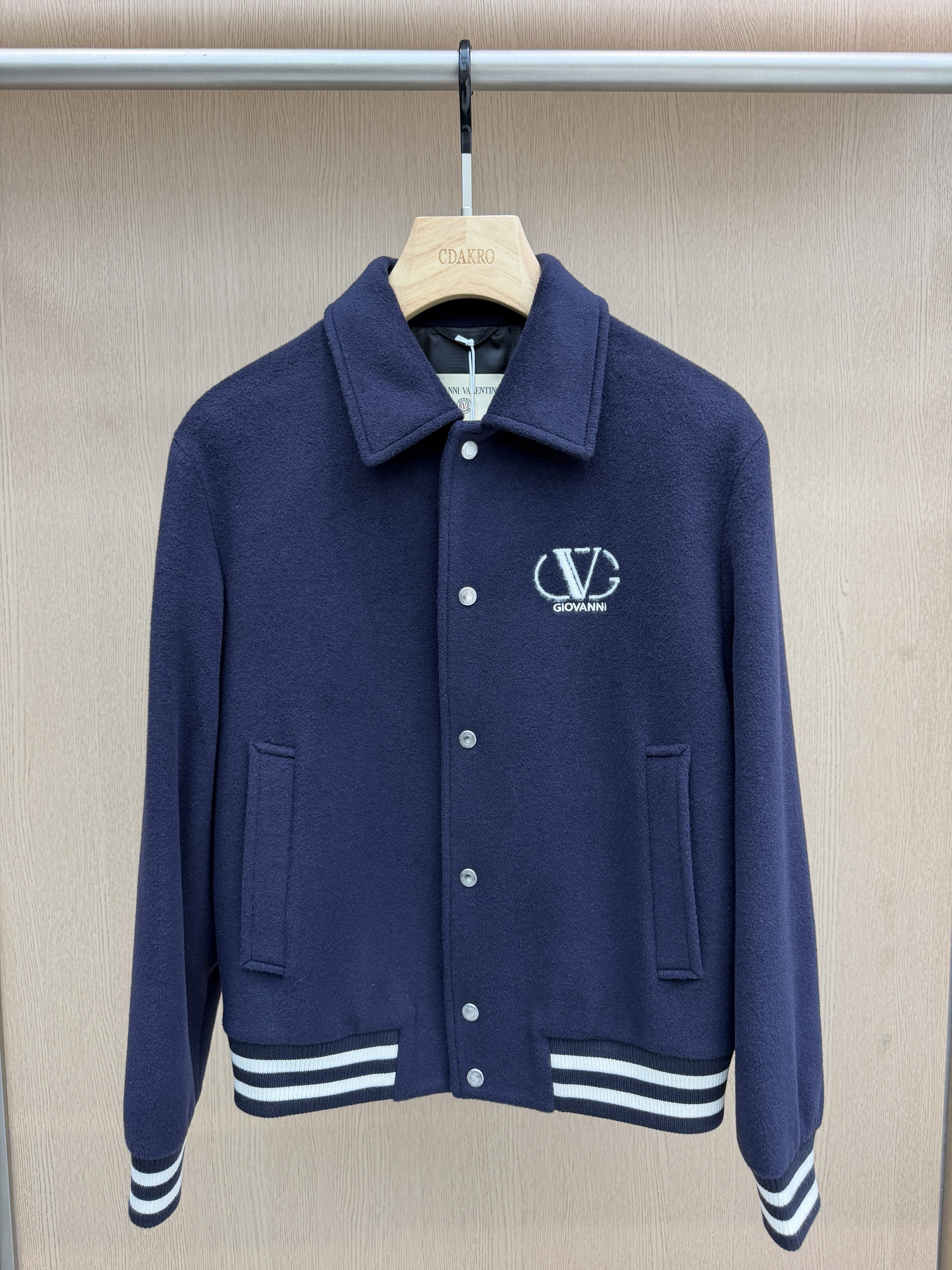 Giovanni Valentino男装26秋冬新款夹克字母印花翻领款VT63187105