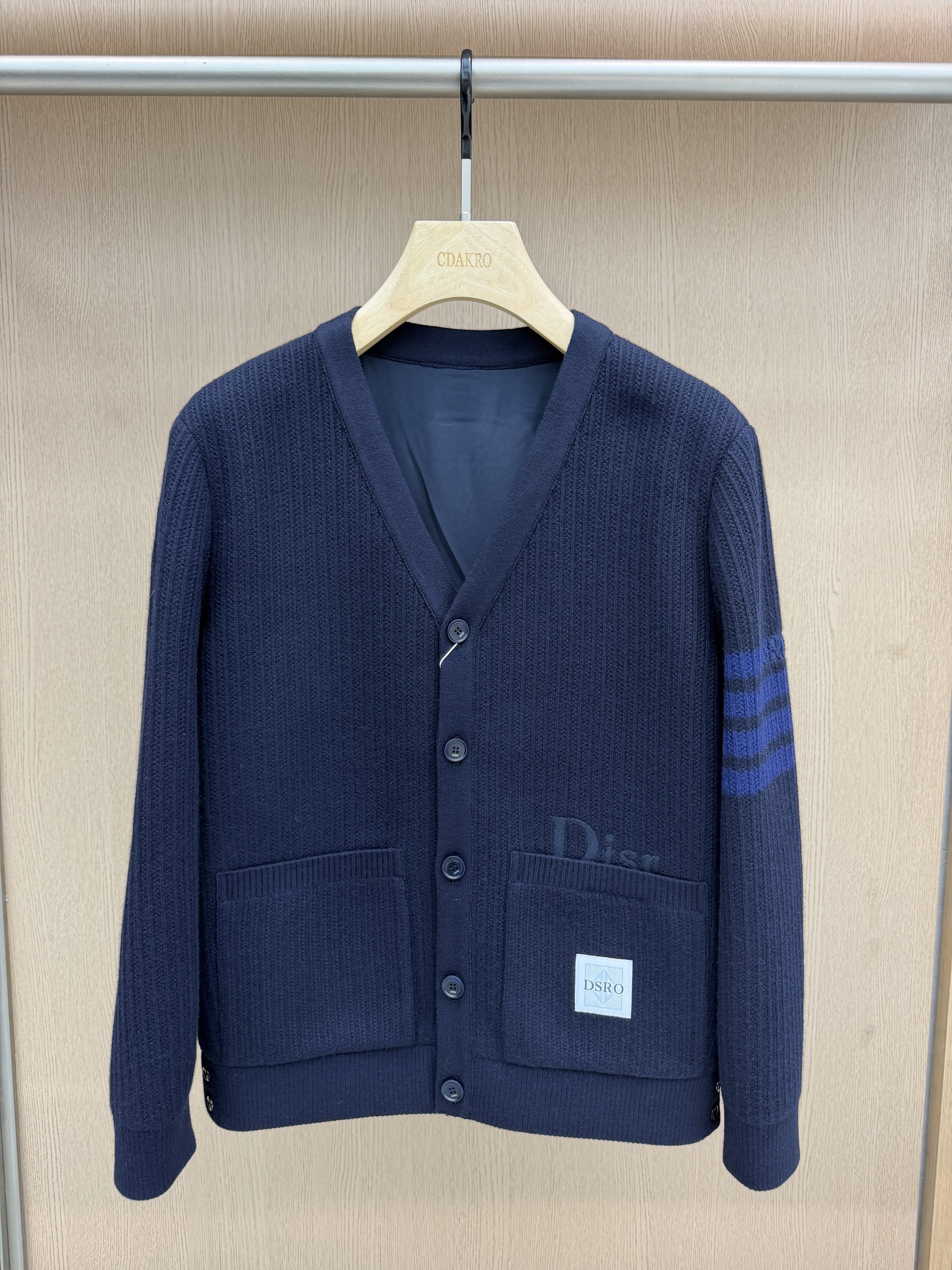 DOSERMO男装26秋冬新款针织休闲服时尚字母刺绣V领外套662263920
