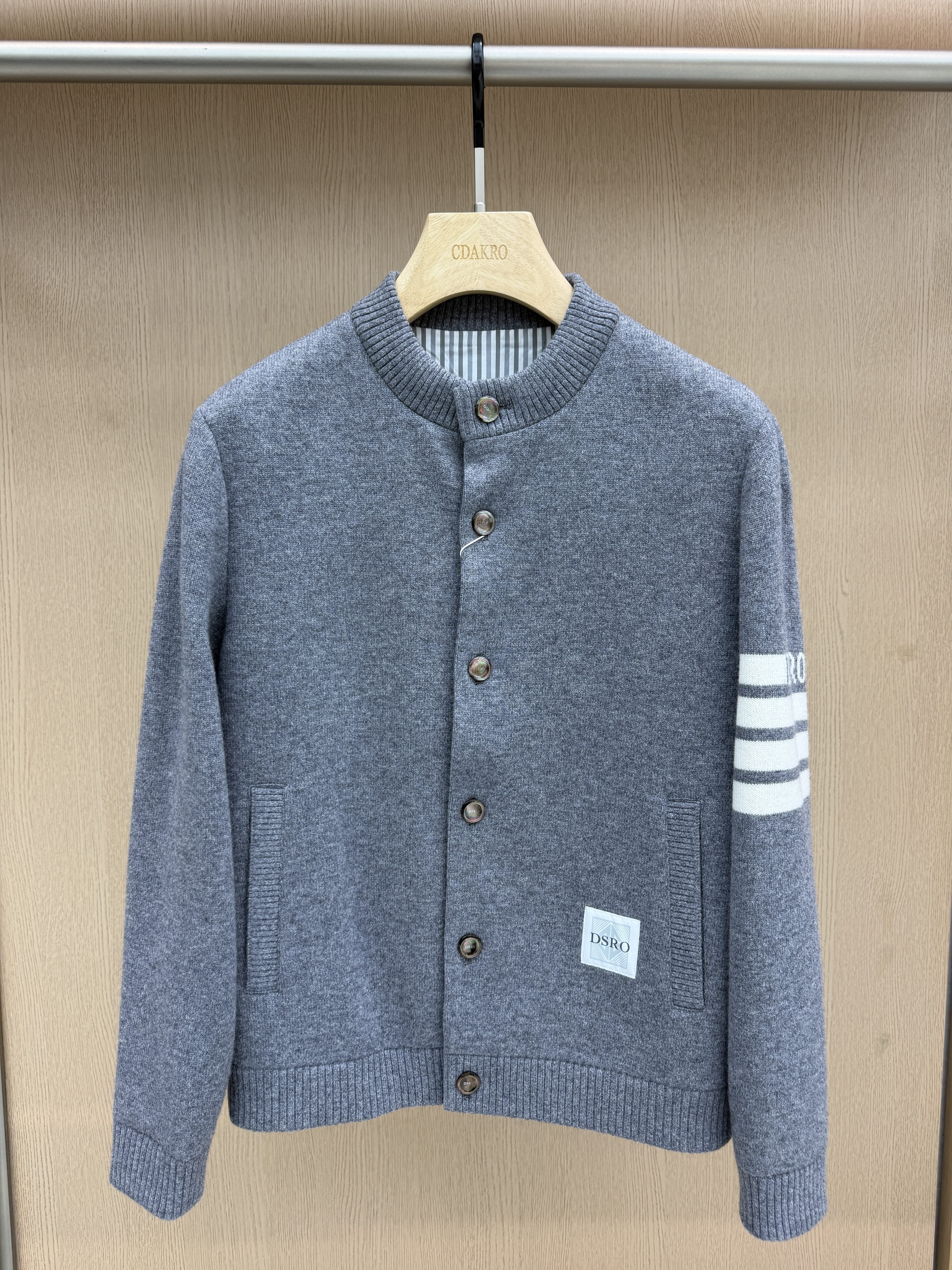 DOSERMO男装26秋冬新款针织休闲服手臂字母印花休闲外套662263185