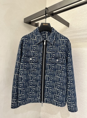 DEGAIA 25秋冬新款 男士字母满印花版翻领牛仔外套 DUHBAJ200821