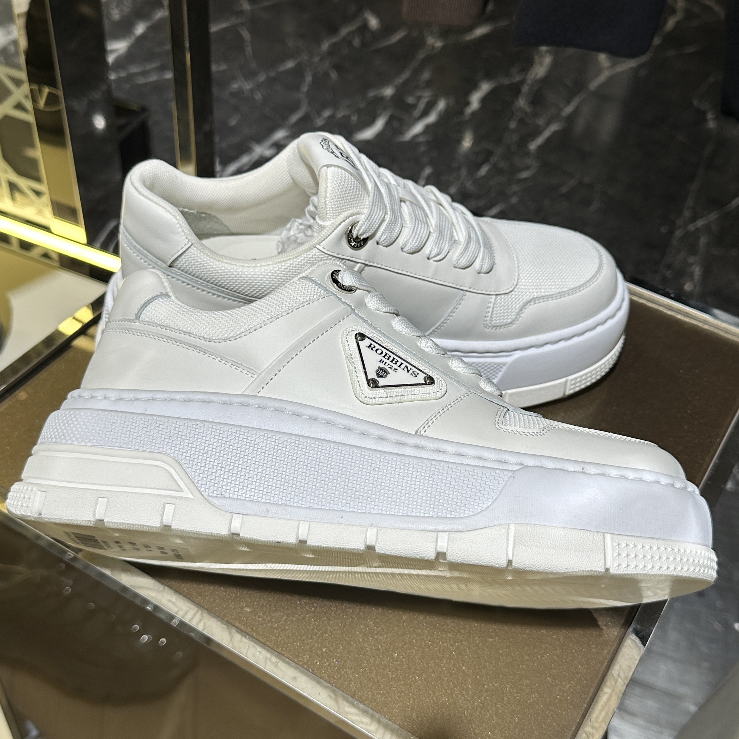 Bazz Robbins 25秋冬新款 男士金属标签厚底休闲鞋 BR925018-03