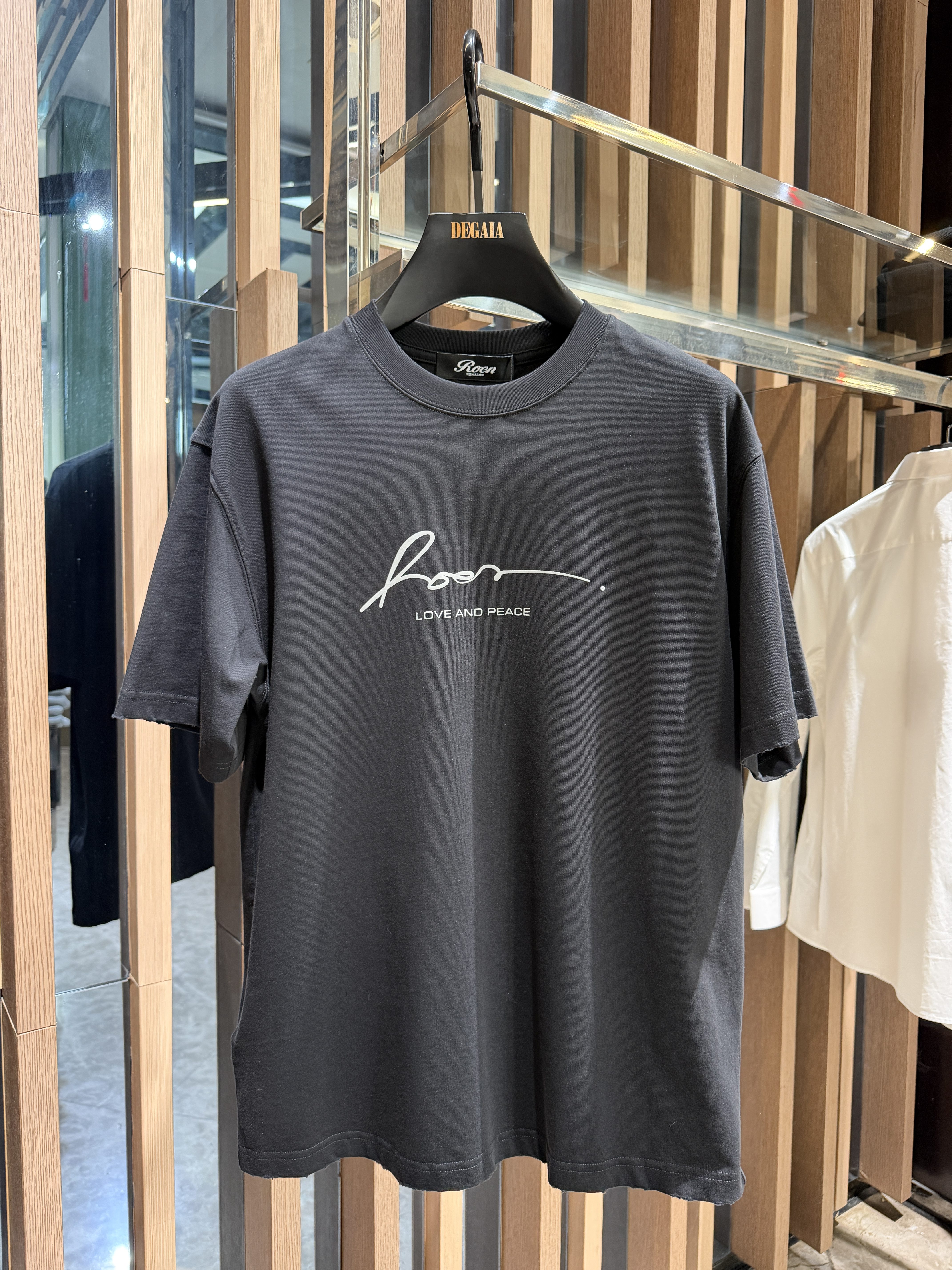 ROEN 26春夏新款 男士时尚后背字母人头印花休闲短袖T恤RJ2605167