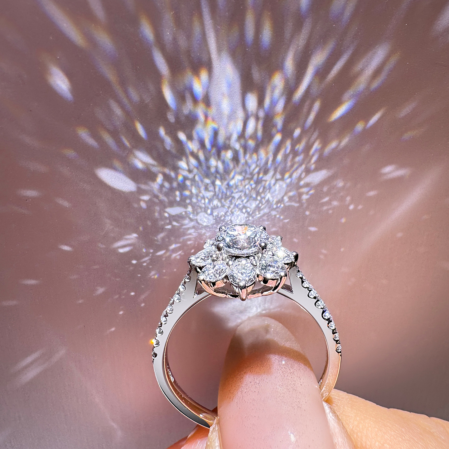 太阳花 豪华满钻戒指女PT950铂金钻石戒指高品质超闪奢华钻戒