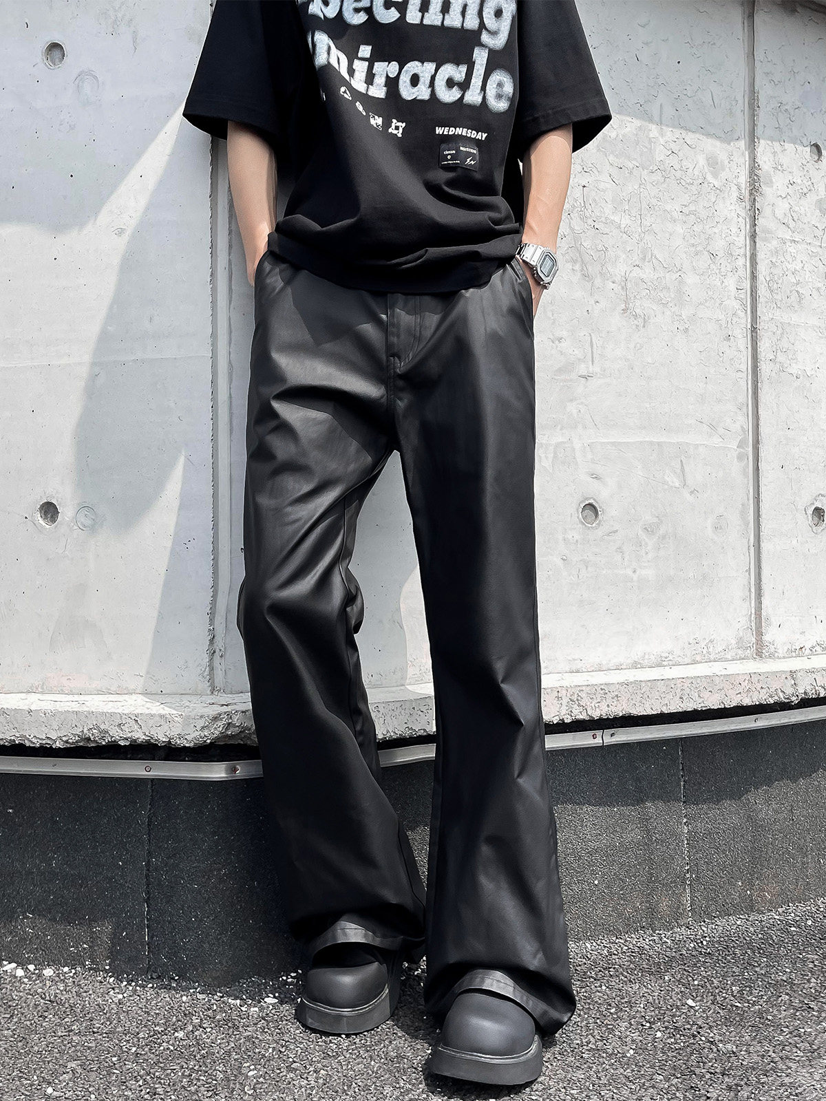 남성용 블랙 오토바이 가죽 바지 여름 스타일 아메리칸 스트리트 하이엔드 루즈 캐주얼 다재다능한 PU 가죽 스트레이트 레그 부츠컷 팬츠