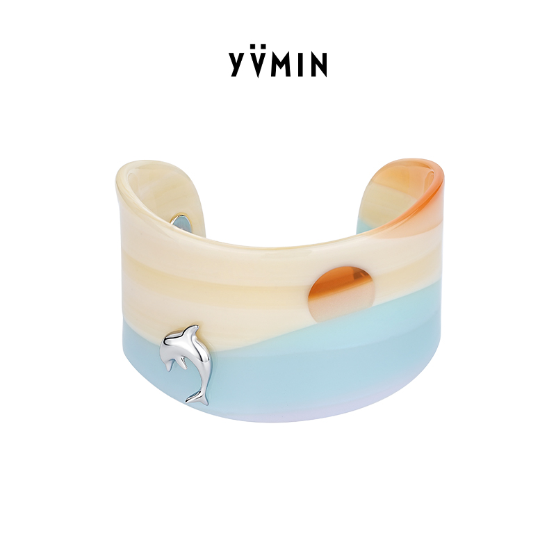 海风轻拂 度假气息浮现