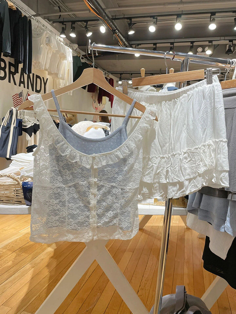 BM官网纯欲白色荷叶边小飞袖蕾丝纽扣无袖上衣bm百搭外穿吊带背心