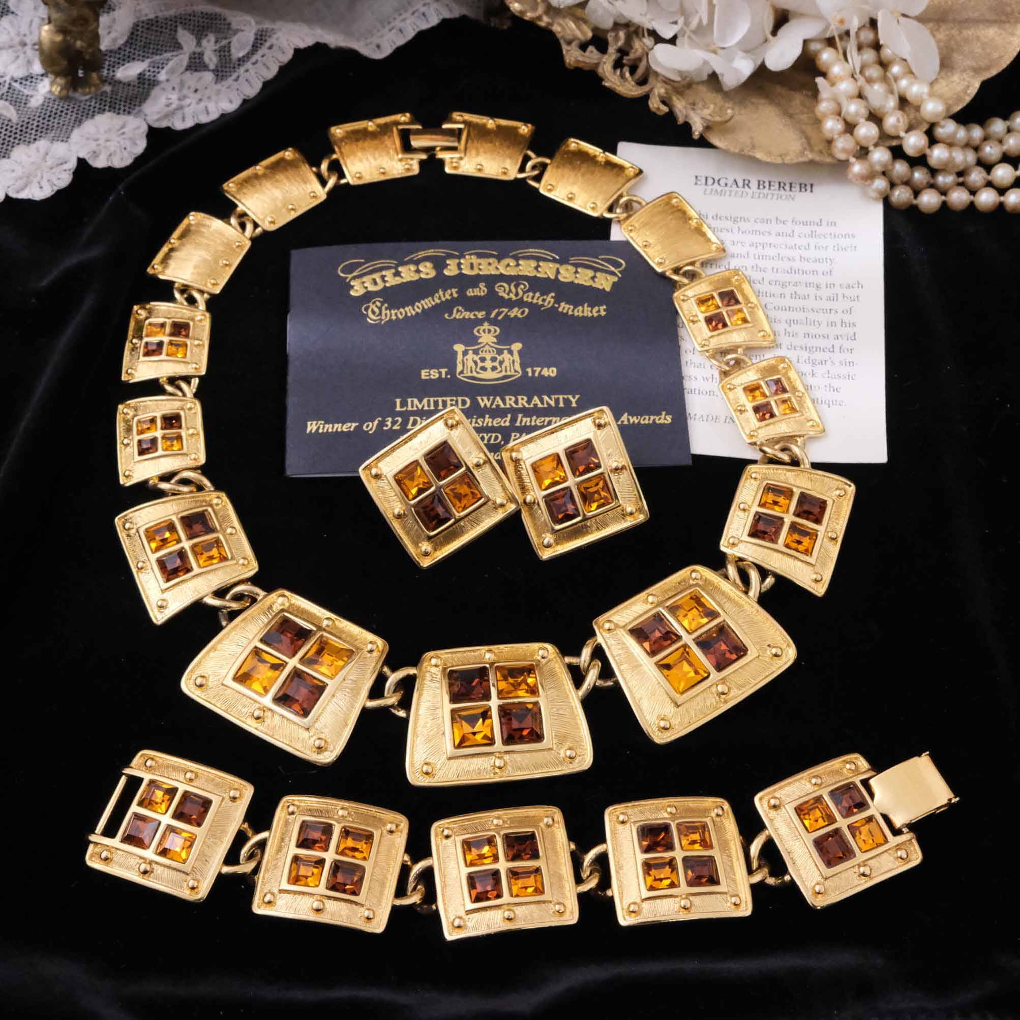 Napier水晶书本款项链