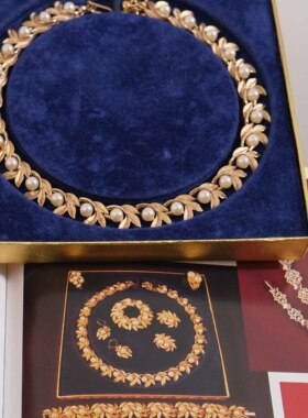 LiliaVintage古董首饰1995年Avon蝴蝶多层珍珠choker镀金项链