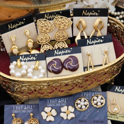 VintageNapier复古镀金珍珠耳环