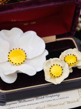 LiliaVintage古董首饰白色手绘珐琅彩黄色花蕊茶花胸针耳夹套装