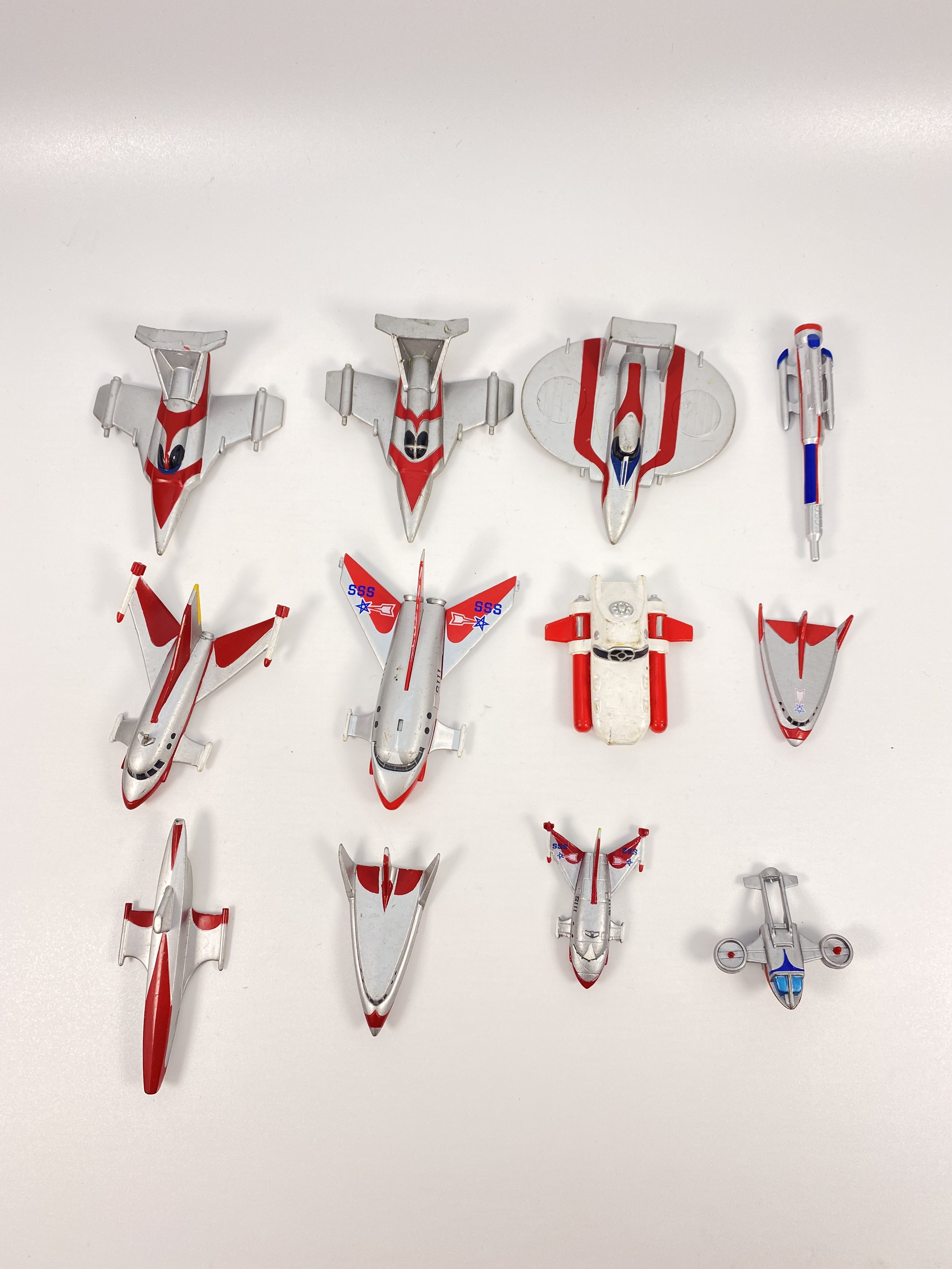 万代正品初代奥特曼杰克奥特曼迷你版软胶飞机