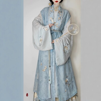明制汉服冬装万袖马面裙蓝套装