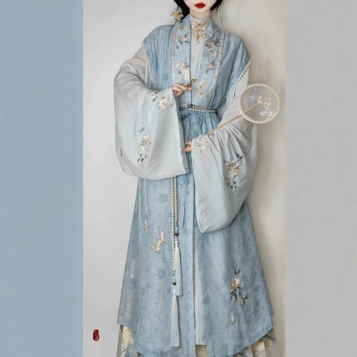 明制汉服冬装万袖马面裙蓝套装