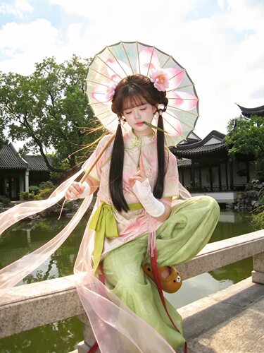网红小师妹汉服旗袍COS现货