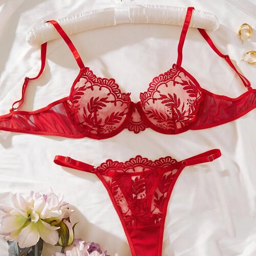 New sexy lingerie set for women with hollowed out embroidery