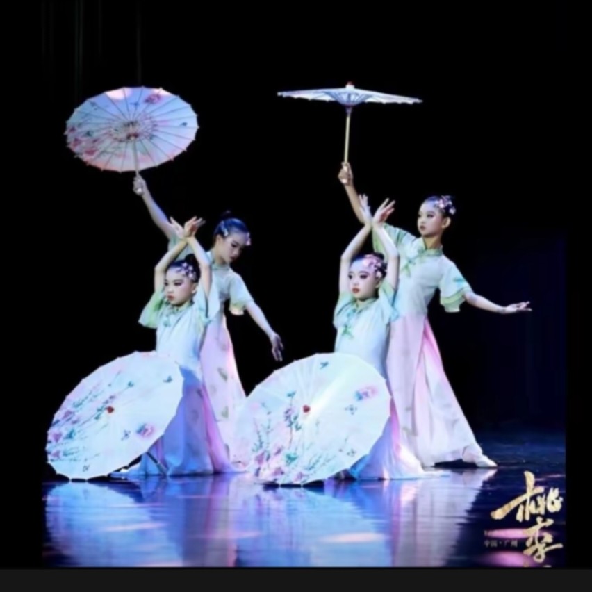 少儿古典相思谣入画江南舞蹈服桃花笑外婆桥淡妆浓抹总相宜表演服 - 实物图