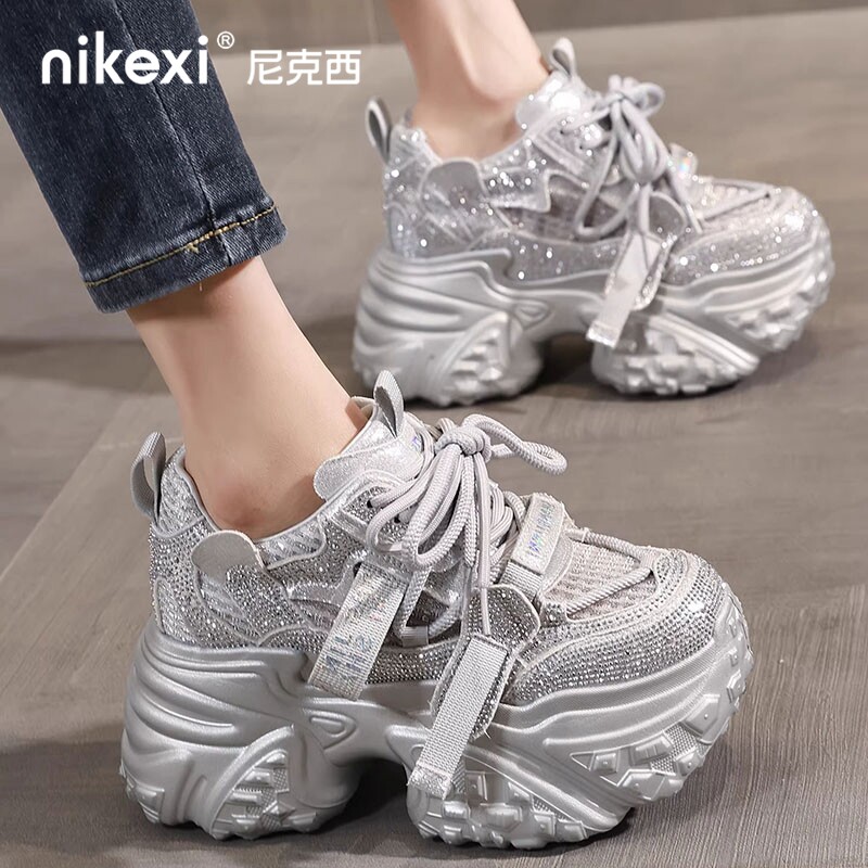 厚底增高老爹鞋女款透气百搭软底减震舒适水钻显脚小运动休闲鞋