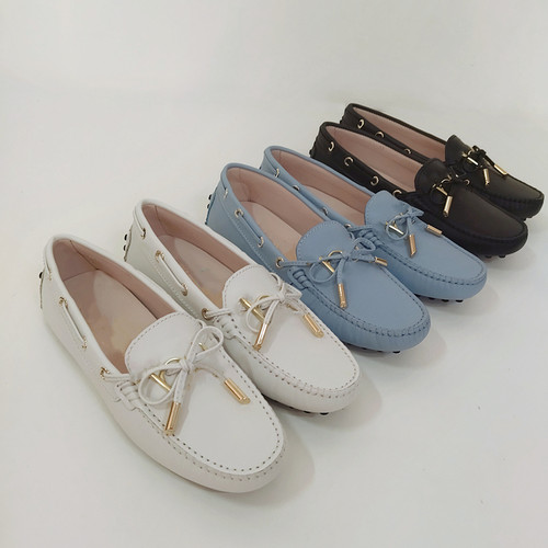 平跟单鞋经典蝴蝶结真皮豆豆鞋女