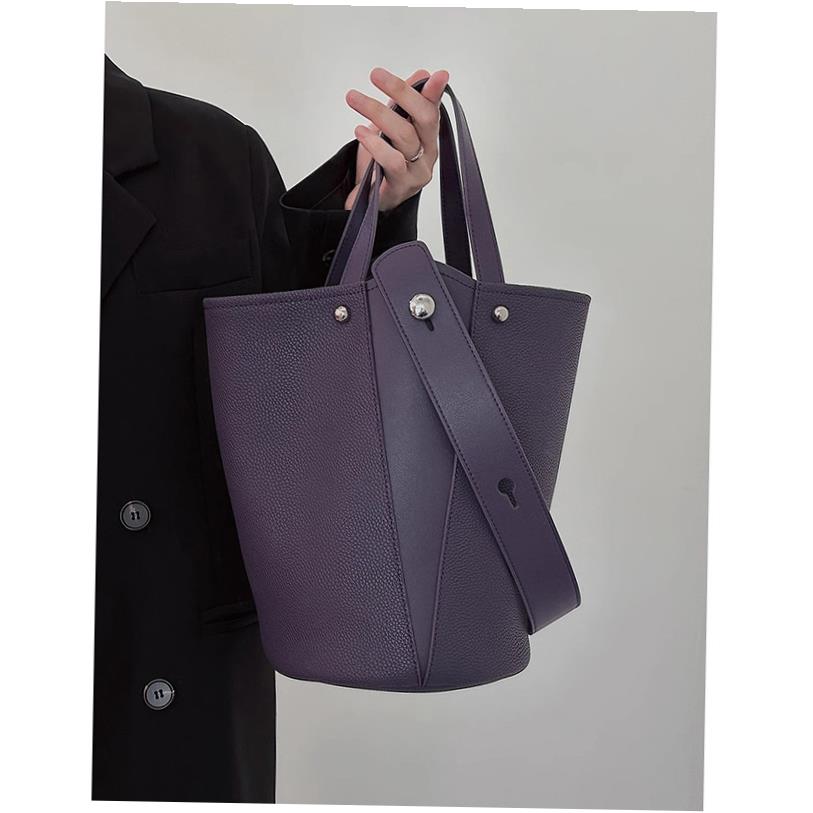 紫色水桶包包女2024新款质感大容量慵懒风通勤菜篮子单肩手提拎包