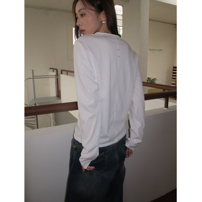 随性卷边雪花棉长袖正肩T恤