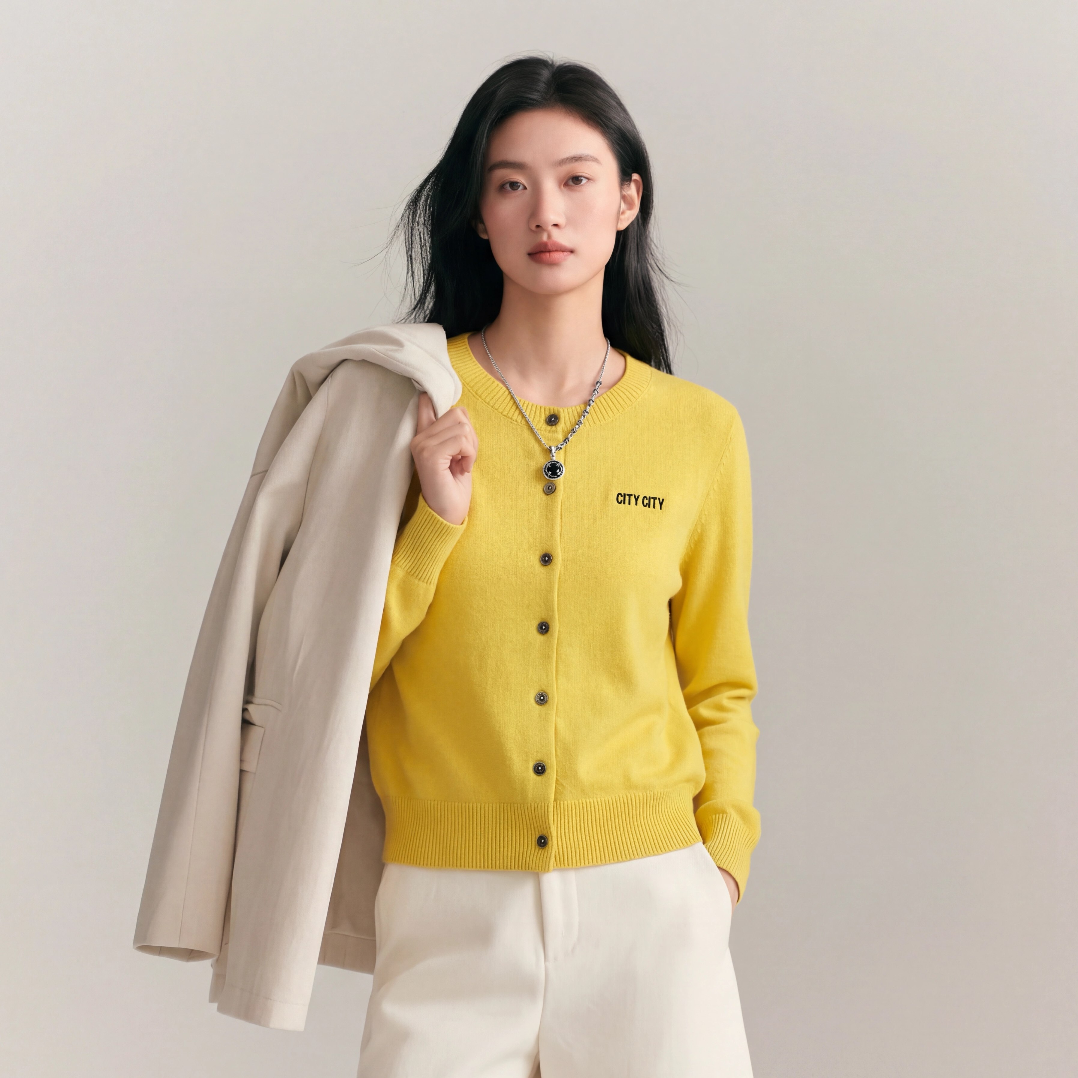 26春季绵羊毛时尚气质圆领单排扣长袖字母刺绣修身显瘦针织开衫女