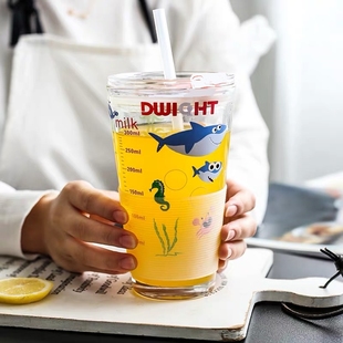 童趣鲨鱼带刻度玻璃吸管杯儿童海马图案饮水杯带盖防烫早餐牛奶杯