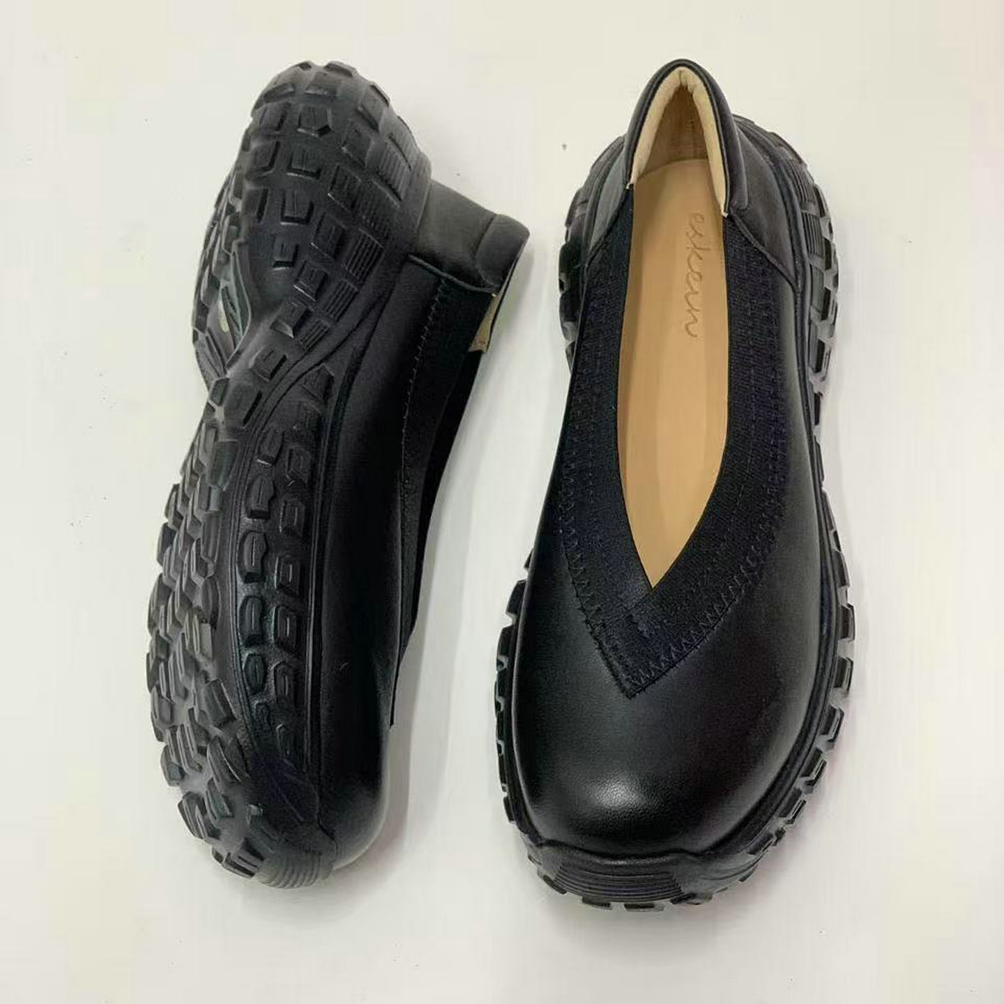 ESKEIN轻便厚底软v口羊皮奶奶鞋