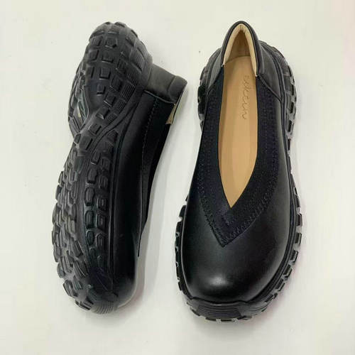 ESKEIN轻便厚底软v口羊皮奶奶鞋