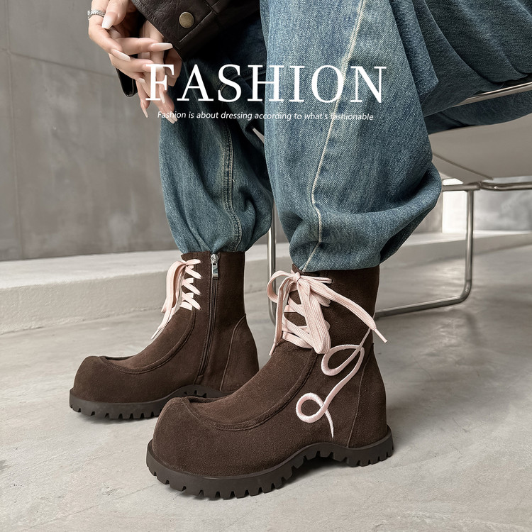 新款磨砂牛皮复古英伦风显瘦内增高马丁靴子系带绣花潮款大牌踝靴