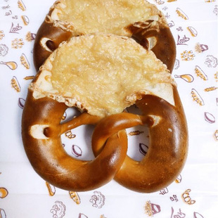 德南面包房碱水面包奶酪碱盐八字圈Cheese Brezel （2个装）