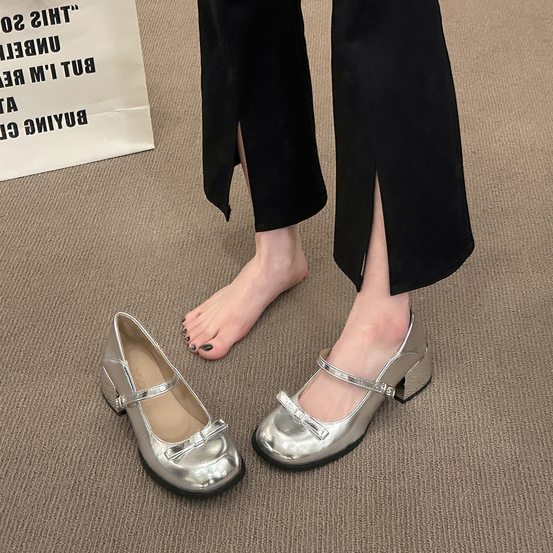 ۻ㣺ɫ 35 ָɫЬŮ2025¿ļϵjkЬԲͷСƤЬ53.75Ԫ