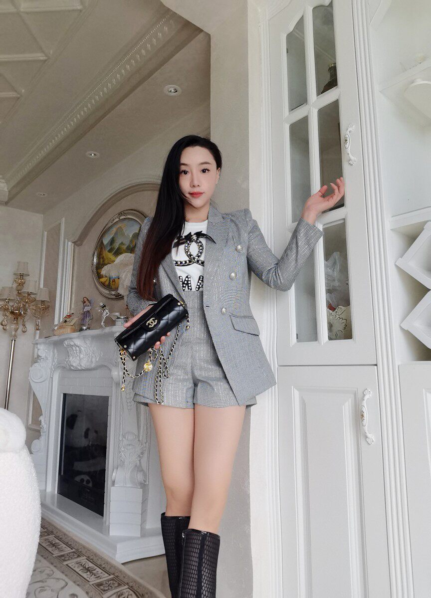 爱依伦格子西装外套女春装新韩版双排扣格子修身西服