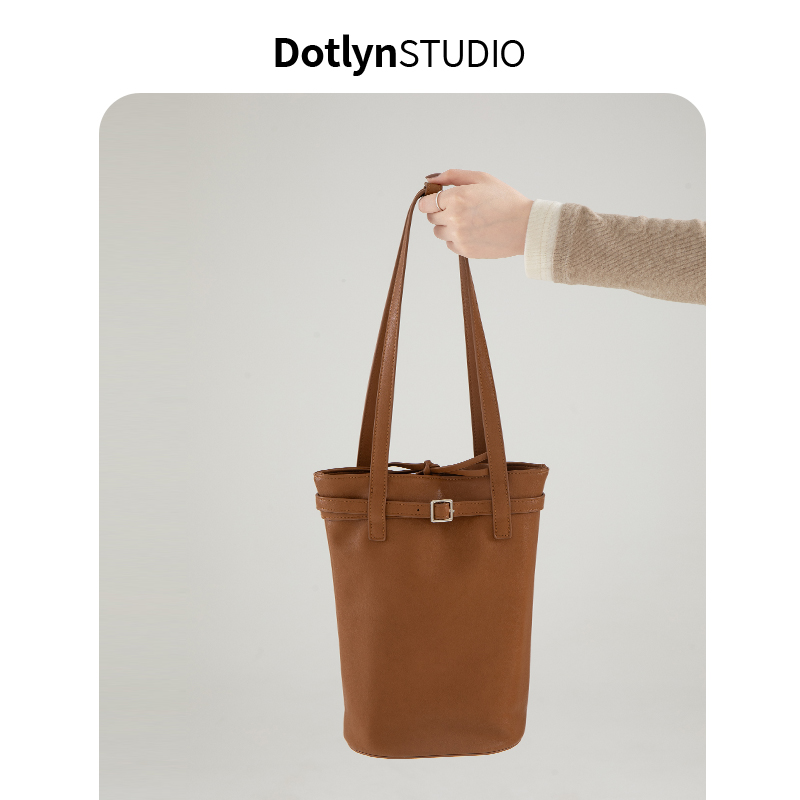 Dotlyn原创复古通勤大容量水桶包