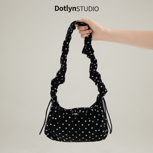 Dotlyn韩国小众设计褶皱云朵包新款 波点休闲通勤尼龙单肩腋下包女