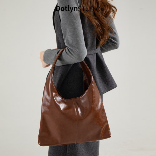 Dotlyn高级感复古油蜡皮hobo包女