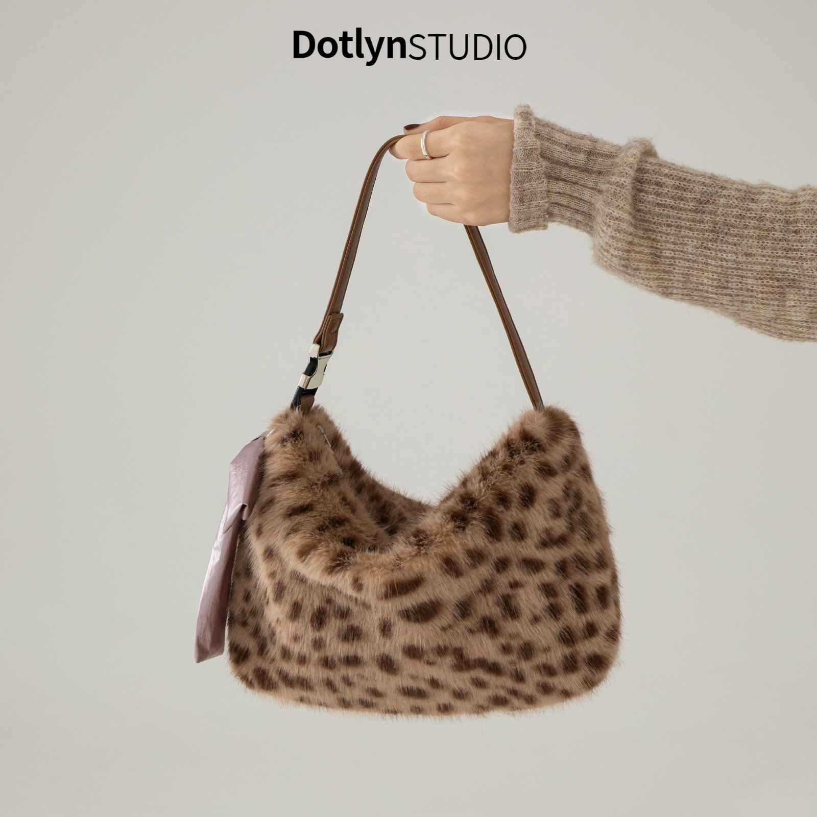 Dotlyn今年流行时尚百搭毛绒包包高级感复古小众豹纹手提单肩包女,箱包皮具/热销女包/男包,腋下包,淘宝优惠券,粉丝福利购,淘宝优惠卷