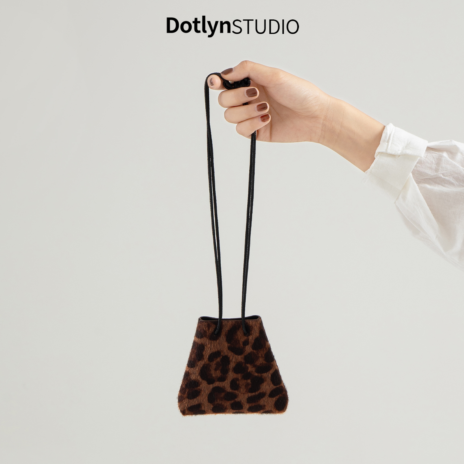 Dotlyn复古精致百搭豹纹小包包女