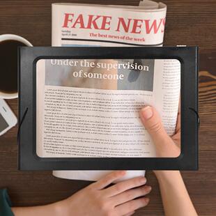 72个大尺寸LED灯冷暖光源USB插电老人整页阅读看书折叠台式放大镜