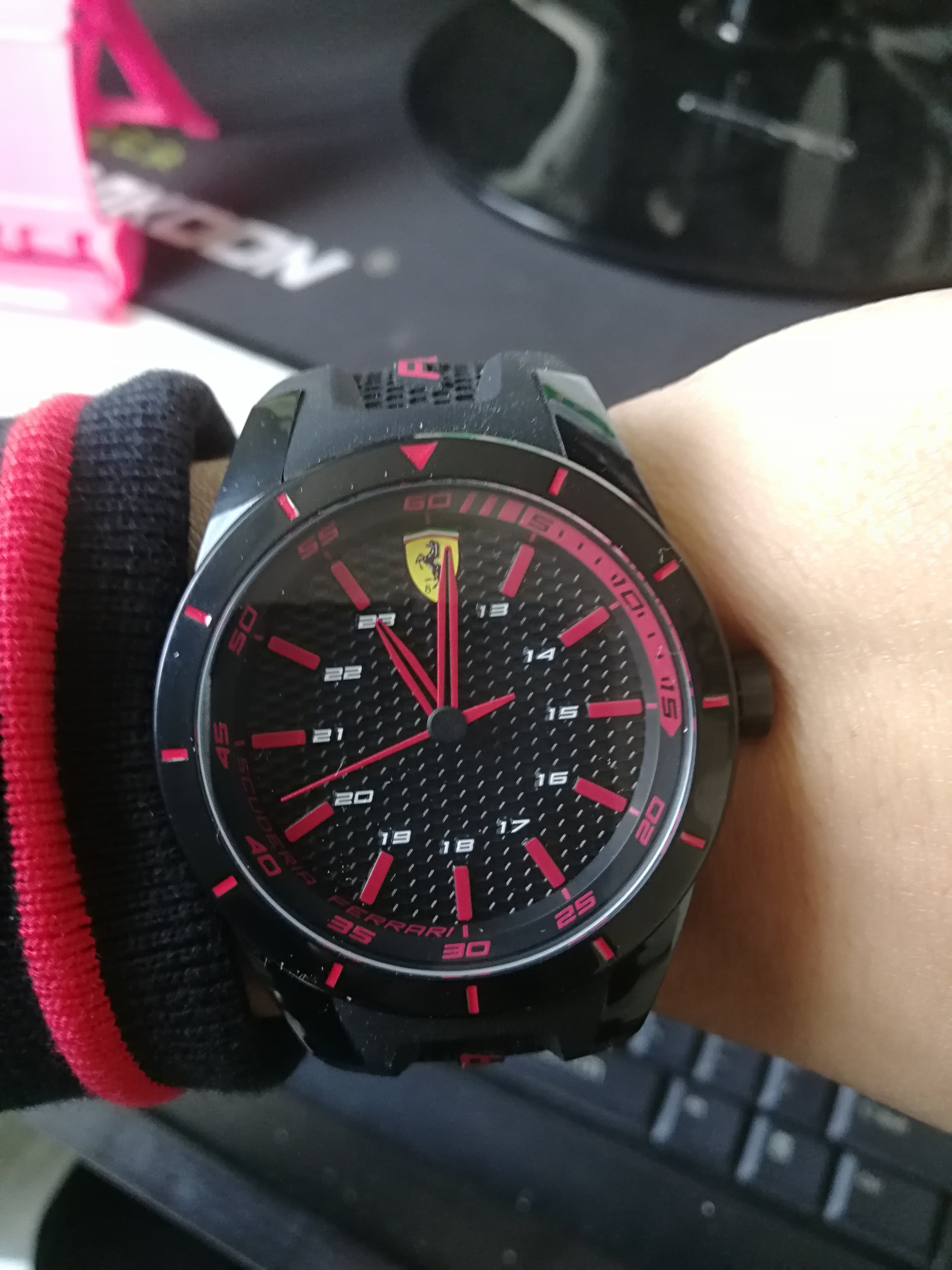 低于海淘 Ferrari 法拉利 男士运动手表 0830245 聚划算+优惠券折后¥599包邮(¥939-340)2色可选