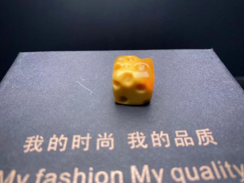 天然原矿缅黄玉，奶酪，小配饰，精挑无黑点无裂，可批发20颗起批