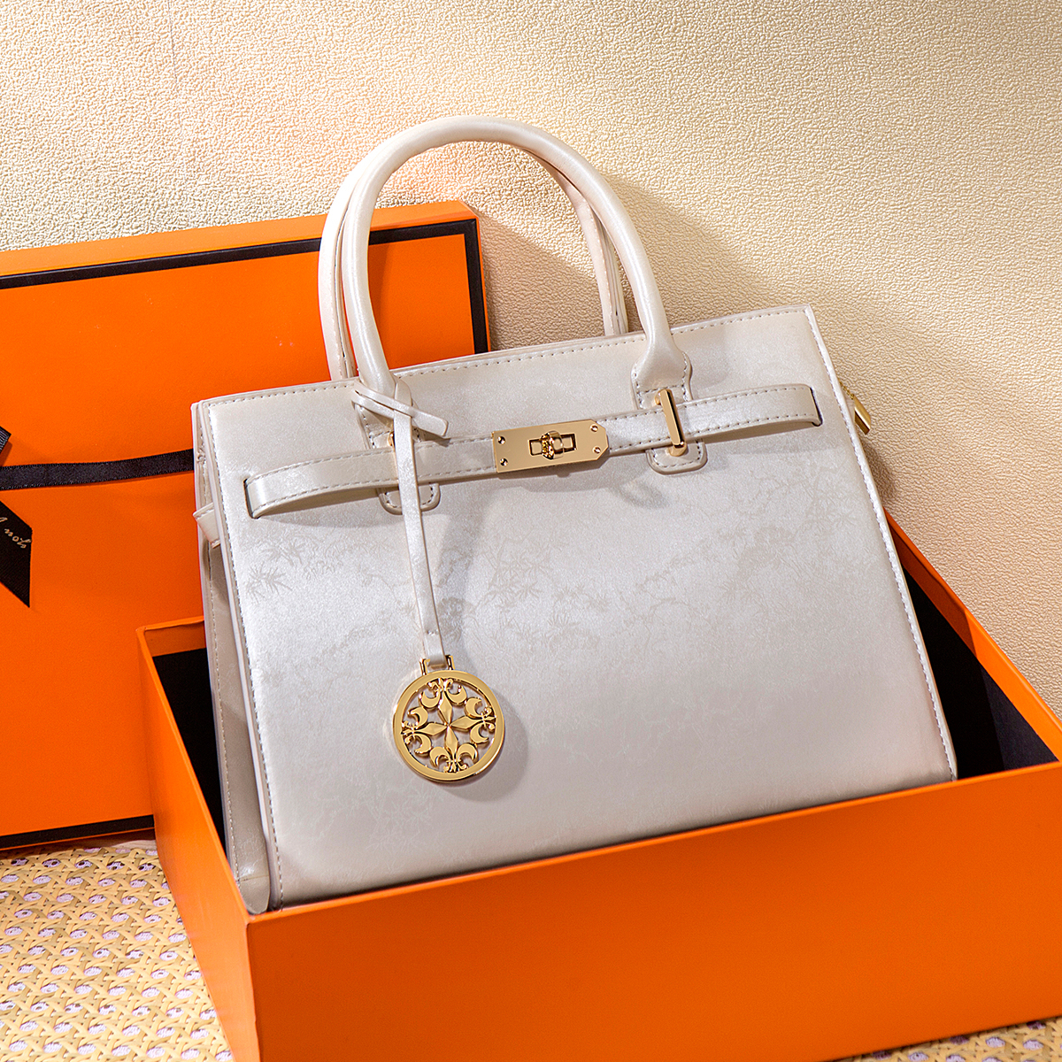 国风新中式大气大容量中年送婆婆手提包女2025新款妈妈包生日礼物