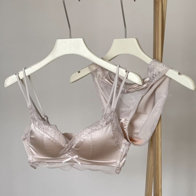 无痕缎面内衣女小胸聚拢显大无钢圈aa杯平胸专用美背乳胶文胸套装